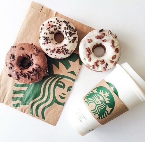 Imagen de donuts, starbucks, and food Tumblr Food, Starbucks Lovers, Coffee And Donuts, Starbucks Secret Menu, Chocolate Caliente, Secret Menu, But First Coffee, Starbucks Drinks, A Cup Of Coffee