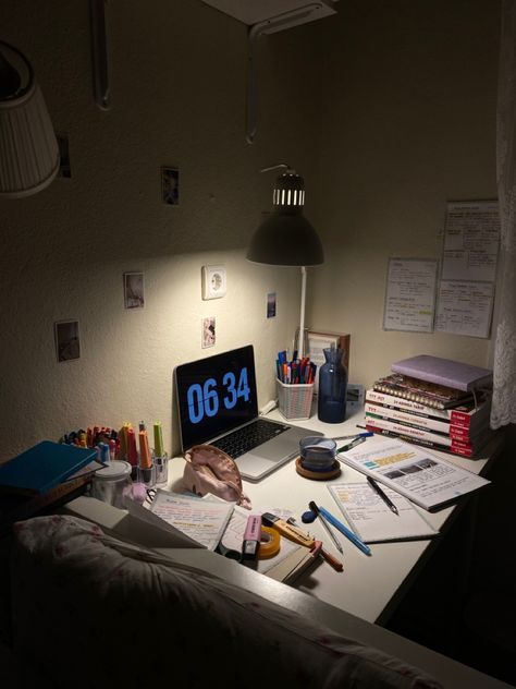 Study Vibes, Study Desk Decor, Study Corner, Academic Validation, Study Pictures, Study Organization, Study Board, Studying Life, Study Motivation Video