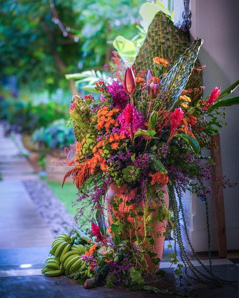 How beautiful is this Pellikuthuru ceremony decor done with coconut leaves and fresh colorful flowers. ❤ If you are looking for mehendi ceremony decoration ideas then save this post for inspiration. Designed by : @withlovenilma , @nilmadileepan , @nimidevanandji , @shankari_nagaraj , @bsabhineet Produced by : @tieinproductions #doingthingswithlove #withlovenilma #pellikuthuru #pellikuthurudecor #southindianwedding #telegubride #srineelaandsaimanish #southindianwedding #weddingdecor #wishn... Pellikuthuru Decor, Wedding Decor Indian, Decor Indian Wedding, Indian Wedding Decor, Mehendi Ceremony, Coconut Leaves, Mehndi Decor, Wedding Mandap, South Indian Weddings