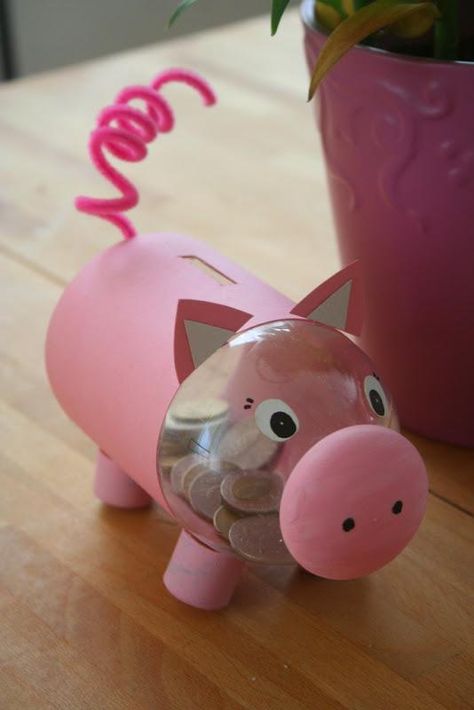 ¡No tires tus botellas de plástico! Mira estas 7 INCREÍBLES cosas que puedes crear con ellas - IMujer Piggy Bank Diy, Pig Crafts, Bible School Crafts, Vbs Crafts, Church Crafts, Plastic Bottle Crafts, Vacation Bible School, Sunday School Crafts, Bible Crafts