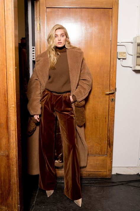 Persona Moodboard, Trendy Outfits Winter, Trendy Winter, Fashion Trends Winter, Milano Fashion Week, Milan Fashion Weeks, Teddy Coat, Camel Coat, Velvet Pants