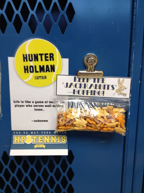 Varsity Tennis locker snack - "Keep the Jackrabbits Hopping" slogan attached to bunny shaped crackers. Tennis Locker Decorations, Tennis Ideas, Team Ideas, Locker Decorations, Tennis Team, Jack Rabbit, Crafts For Girls, Locker Room, Sports Teams