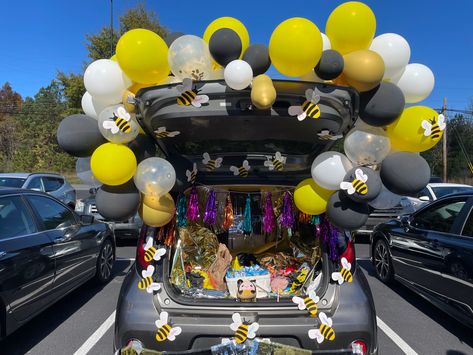 Bee Trunk Or Treat Ideas For Cars, Bumble Bee Trunk Or Treat Ideas, Bee Themed Trunk Or Treat, Beehive Trunk Or Treat, Bumble Bee Trunk Or Treat, Bug Trunk Or Treat, Bee Hive Trunk Or Treat, Bee Trunk Or Treat, Bee The Change