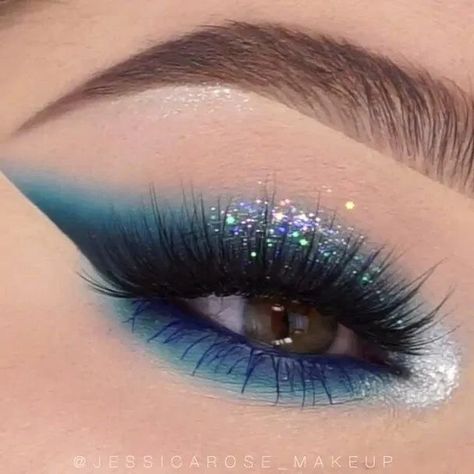 Smokey Liner, Sparkly Eye Makeup, Holiday Eye Makeup, Airbrush Make Up, Mekap Mata, Model Selfie, Video Makeup, Holiday Makeup Looks, Glitter Eye Makeup