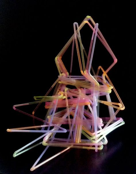 Linear Sculpture by Alislam274 Perspective Sculpture, Art With Straws, Linear Sculpture, Straw Sculpture, Recycled Sculpture, Line Sculpture, Straw Art, Furniture Design Sketches, Linear Art