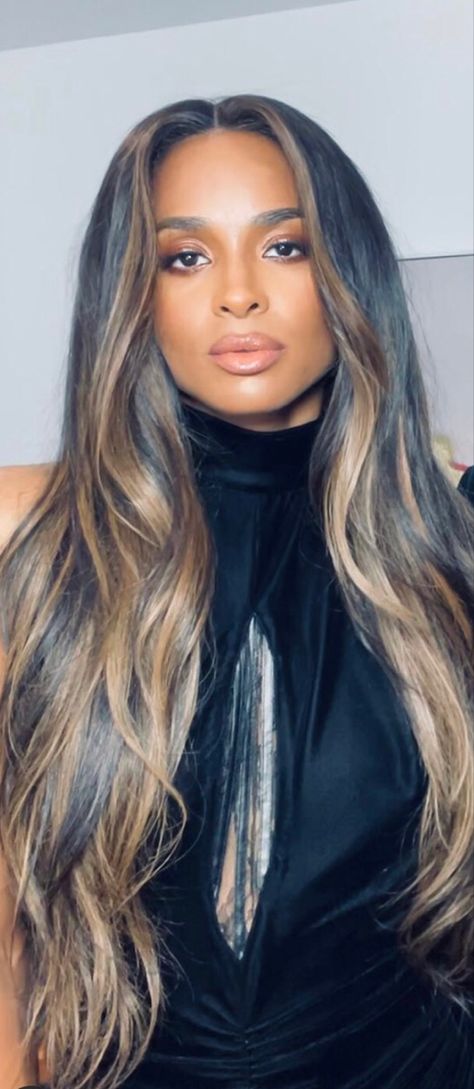 Color Ideas For Hair, Hair Color Suggestions, Caramel Honey Blonde, Ciara Hair, Hair Caramel, Spring Hair Color Trends, Gorgeous Hair Color, Spring Hair Color, Caramel Highlights