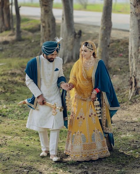 Punjabi Groom Dress, Punjabi Wedding Couple Outfit, Punjabi Groom Outfit, Punjabi Bridal Lengha, Bride Fashion Photography, Bridal Suits Punjabi, Designer Suits For Wedding, Layer Dresses, Indian Wedding Clothes For Men