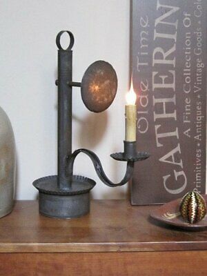 Colonial Primitive Decor, Christmas Market Ideas, Colonial Lighting, Oil Lamp Candle, Colonial Home Decor, Country Colonial, Primitive House, Primitive Wood Signs, Flameless Tea Lights