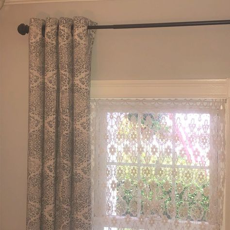 How can I keep my grommet top curtains evenly spaced; from being pushed flat? My solution was to a $1 pool noodle! Pool Noodle Curtain Hack, Hanging Grommet Curtains Ideas, How To Hang Curtains With Clips Rings, How To Hang Grommet Curtains, How To Hang Rod Pocket Curtains With Rings, Cornice Window Treatments, Bathtub Cover, Wicker House, Curtain Tutorial