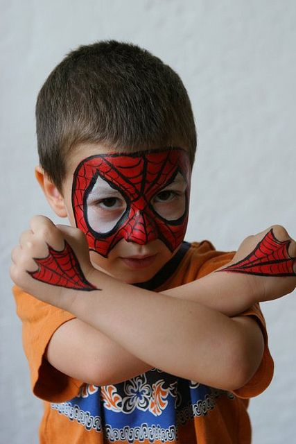 another cool spidy facepaint... Spiderman Face Painting, Spider Man Face Paint, Face Painting Ideas For Kids, Face Painting For Boys, Painting Ideas For Kids, Face Painting Ideas, Spiderman Face, Balloon Painting, Kids Face Paint