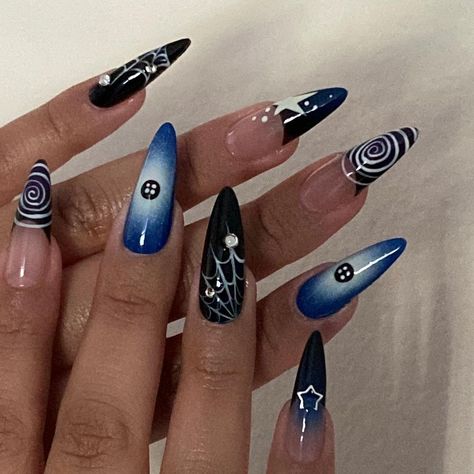 ADDI (@addiisnails) • Instagram photos and videos Halloween Nail Ideas, Holloween Nails, 2024 Nails, Halloween Acrylic Nails, Fall Nail Art Designs, Pretty Gel Nails, Nagel Inspo, Fall Nail Art, Halloween Nail