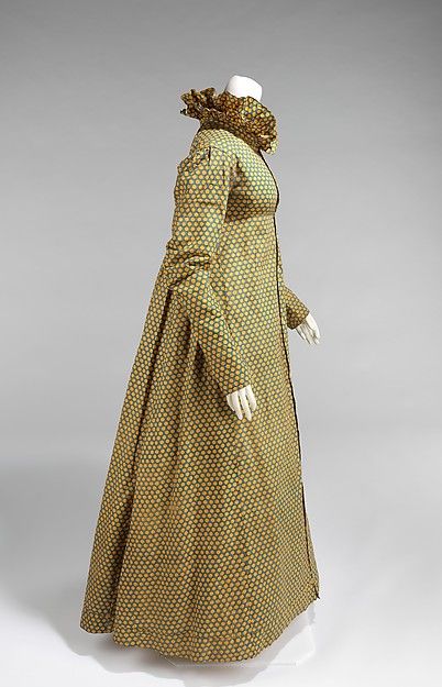 This dress presents a lively and engaging textile with its overall small prints.  This style of print was in high demand in the teens and although it could have been made in New England by this time, it was probably imported from England, which shipped large quantities throughout the period 1815 Dress, Elizabeth Darcy, Early 19th Century Fashion, 1820 Fashion, Dress In Winter, Winter Cottagecore, Regency Gown, Regency Era Fashion, Fashion Decades