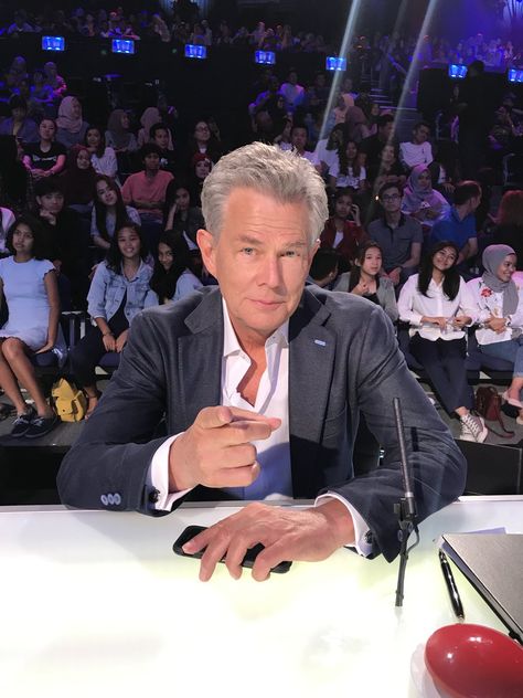 (20) David Foster op Twitter: "World Premiere October 12. It’s official!! @Anggun_Cipta @JAYBUMAOM #AsiasGotTalent #DavidFoster https://t.co/hBUDQCCYmD" David Foster, The Fosters, Songwriting, Musician, Talk Show, Education, Twitter, Quick Saves