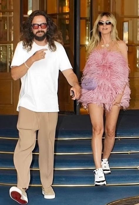 Heidi Klum and husband Tom Kaulitz Heidi Klum And Tom, Kaulitz Twins, Tom Kaulitz, Tokio Hotel, Heidi Klum, Twins, Fashion Show, Hotel, Pins