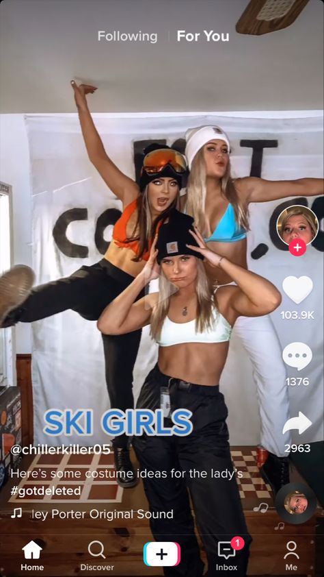 Sorority Halloween Costumes, Ski Costume, Ski Girls, College Costumes, Snow Party, Trio Halloween Costumes, Ski Girl, Trendy Halloween Costumes, Halloween Costume Outfits