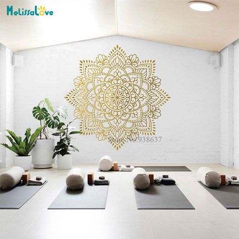 Sala Yoga, Dream Yoga, Studio Decoration, Mandala Decals, Round Mandala, Yoga Studio Decor, Staff Room, Wall Colour, Wall Art Decal