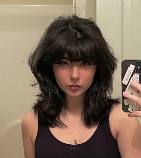 Shaggy Haircuts For Women, Shaggy Haircut, Beautiful Wolf, Wolf Cut Hair, Short Grunge Hair, Shaggy Haircuts, Hair Inspiration Short, Wolf Cut, Shot Hair Styles