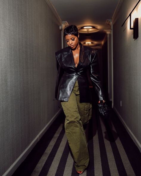 The perfect pants @darkpark__ 🫶🏾 Leather Cargo Pants Outfit, Jenee Naylor, Leather Blazer Outfit, Black Leather Pants Outfit, Street Ware, Leather Cargo Pants, Nyfw Style, Statement Fashion Pieces, Fancy Lady