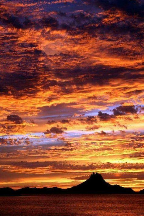 This PicNamed the best sunset in the world by National Geographic. San Carlos, Mexico. Wonderful Wow Photo, Best Sunset, Sunset Pictures, Sunset Photos, Foto Inspiration, Beautiful Sky, Mexico Travel, Sky Aesthetic, Beautiful Sunset