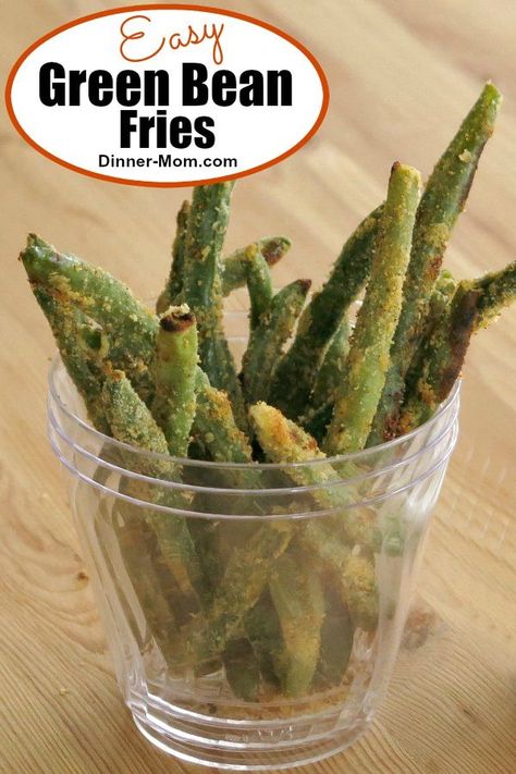 Easy Green Bean Fries breaded in Parmesan and cooked until crispy are a healthy side at dinner or lunch! #greenbeanfries Green Bean Chips, Green Bean Snacks, Green Bean Appetizers, Green Bean Fries, Oven Fried Green Beans, Green Bean Fries Baked, Healthy Green Bean Fries, Keto Fried Green Beans, Crispy Green Bean Fries