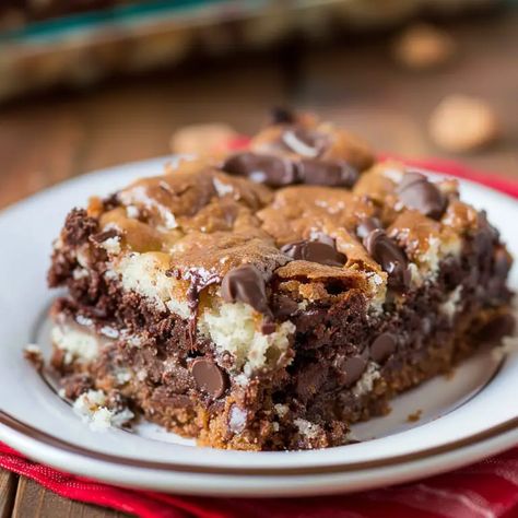 Earthquake Cake Earthquake Cake Recipe, Earthquake Cake Recipes, Earthquake Cake, German Chocolate Cake Mix, Cream Cheese Topping, Coconut Chocolate, Leftover Cake, Warm Cake, German Chocolate Cake