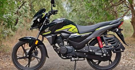 The BS6 Honda SP 125 has received a minor price hike. Both the variants of the 125 cc commuter now costs INR 552 more than before. Sp Shine 125, Sp125 Bs6, Honda Shine Sp 125 Bs6, Honda Sp 125 Bs6, Honda Sp 125, Cb Unicorn, Honda Shine, Honda Bike, Honda 125