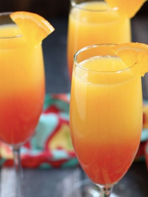 Ww Drinks, Sunrise Mimosa, Iced Mocha Recipe, Mimosa Party, Orange Mimosa, Champagne Orange, Malibu Drinks, Mocha Recipe, Alcholic Drinks