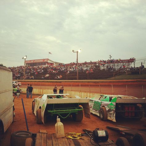 Dirt track racing Racing Track Aesthetic, Dirt Track Racing Aesthetic, Racing Shirts Dirt Track, Modified Dirt Track Car, Dirt Car Racing, Racing Baby, Sprint Cars Dirt Track, Race 3, Flat Track Racing