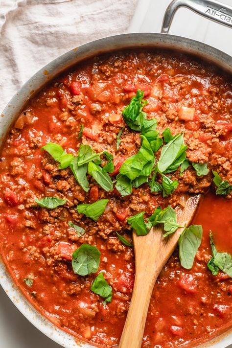 Canned Tomatoes {How to Cook with Them + Recipes} | FeelGoodFoodie Canned Tomato Recipes, Tomatoes And Chicken, Pasta Bolognese Recipe, Canned Diced Tomatoes, Eggplant Pasta, Tomato Tortellini Soup, Chicken Cacciatore Recipe, Stuffed Pepper Casserole, Italian Sausage Recipes