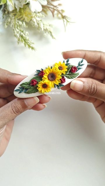 Sunflower Bridesmaid, Sunflower Hair Clip, Clay Embroidery, Sunflower Hair, Tsumami Zaiku, Polymer Clay Jewelry Diy, Clay Jewelry Diy, Handmade Clay, Polymer Clay Crafts