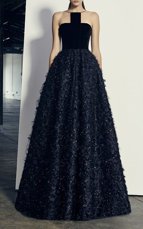 Thorn Lurex Fringe Halter Gown by ALEX PERRY for Preorder on Moda Operandi Alex Perry, Gala Dresses, Gorgeous Gowns, Mode Inspiration, Beautiful Gowns, Fancy Dresses, Dream Dress, Couture Fashion, Evening Wear