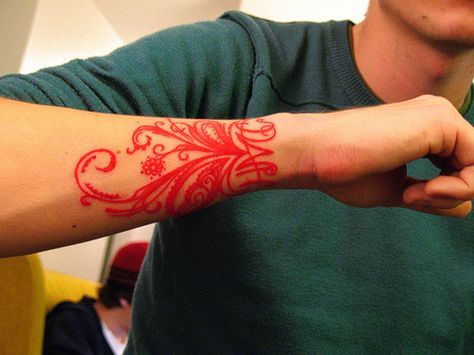 Red tattoo 1 by Sean Patrick Cook, via Flickr. This is the tattoo that inspired me to get an all-one-color, sans-black-line tattoo. Red Tattoo Men, Swirly Tattoo, Red Tattoo, Muster Tattoos, Red Ink Tattoos, Red Tattoos, Bad Tattoos, Trash Polka, Wrist Tattoo