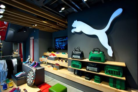 Puma Store, Furniture Sketch, Window Drawing, Lighting Concepts, Retail Store Design, Retail Experience, Retail Design Blog, Store Displays, Floor Finishes