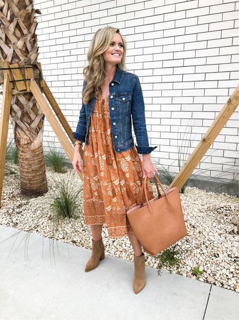 Church Outfit Women, Church Outfit Spring, Church Outfit Fall, Chic Fall Outfit, Outfit For Church, Denim Jacket Outfit, Denim Jacket With Dress, Estilo Country, Dress With Jean Jacket