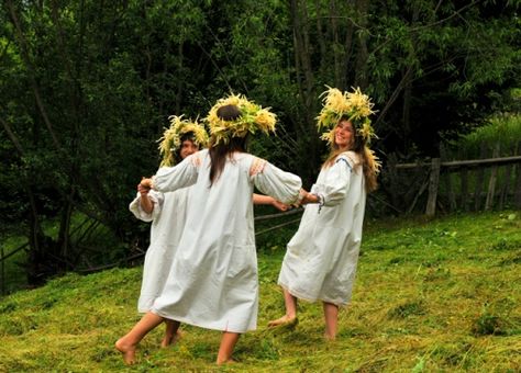 Sanziene is celebrated in Romania every year on 24th of June. Although it is associated with the Birth of Saint John the Baptist, Sanziene is a pagan celebration which origins in an old Dacian solar cult. In some places in Romania the celebration is also known as “the head of summer”. Sanziene represents the beginning of summer; it is celebrated only at three days after the summer solstice under the sign of the Sun. History Book Aesthetic, Romanian Folklore, Romanian Culture, Wheat Flower, Roman Names, The Melting Pot, Solstice Celebration, Traditional Books, Summer Fairy