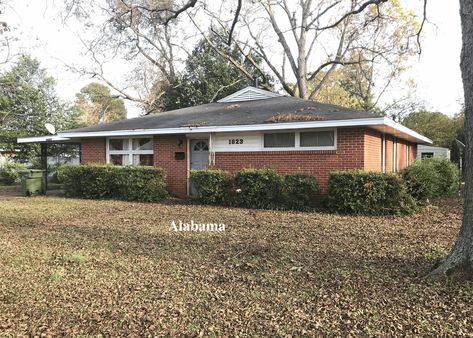 Under $75K Thursday - Circa 1956 Alabama Affordable Home Under $65K - Old Houses Under $50K Suburban Gothic, Tiled Bathroom, Sims Houses, Hvac Installation, Solid Brick, Brick Ranch, Atomic Era, House Architecture, Sims House