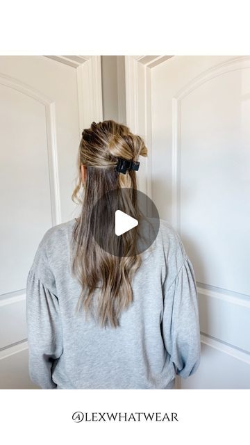 Alex McLean Sharp on Instagram: "Meet your NEW favorite 1/2 up hairstyle!! She’s real simple, real easy for most hair lengths, and the best little hack for those mornings you’re crushing out the door! Any hairstyle with a claw clip is a good one in my book! Watch to see how quick & cute this little bun is! Xo #easyhairstyles #clawcliphairstyle #clawclipbun #clawcliphack #hairhacks #easyhairtutorial #cutehairstyles #halfuphalfdownhairstyle #halfuphairstyle" Hair Tutorials Easy, Half Up Half Down Hair, Half Up Hair, Real Simple, Claw Clip, Up Hairstyles, The Door, Hair Hacks, Hair Lengths