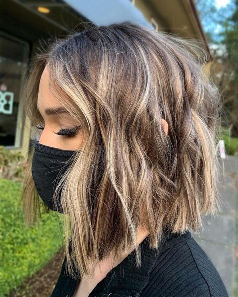 Blonde Lob Thick Hair, 2023 Winter Hair Color Trends, Choppy Long Bob Hairstyles, Short Lob Haircut, Female Haircut, One Length Haircuts, Choppy Haircuts, Textured Haircut, Fashion Hairstyles