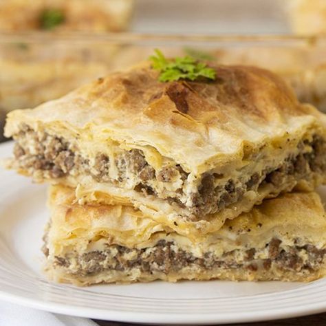 Phyllo meat pie or Goulash is a soft, super flaky and delicious layers of phyllo sheets Meditranian Recipes, Phyllo Meat Pie, Egyptian Goulash, Phyllo Recipes, Phyllo Pastry, Potato Salad Recipe Easy, Easy Potato Salad, Goulash Recipes, Egyptian Food