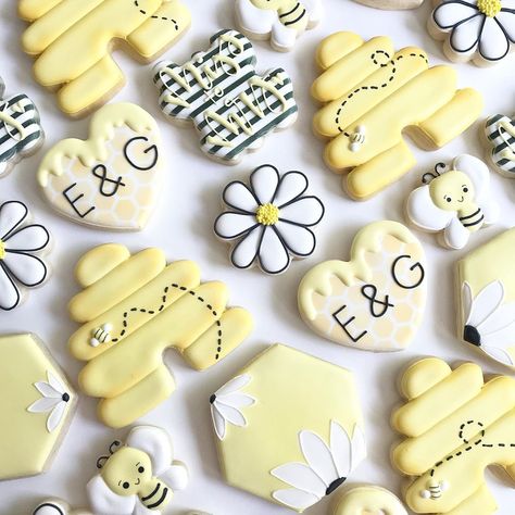 Krissi |Konfections & Konfetti on Instagram: “E & G...meant to Bee 🐝 • • • #beecookies #honeybee #meanttobee #bridetobee #bridalshower #bridalshowercookies #honeybeecookies #misstomrs…” Bride To Bee Cookies, Meant To Bee Engagement Party, Meant To Bee Bridal Shower Ideas, Bee Cookies Decorated, Meant To Bee, Bee Cookies, Cutout Cookies, Bridal Shower Cookies, Bumble Bee Baby Shower