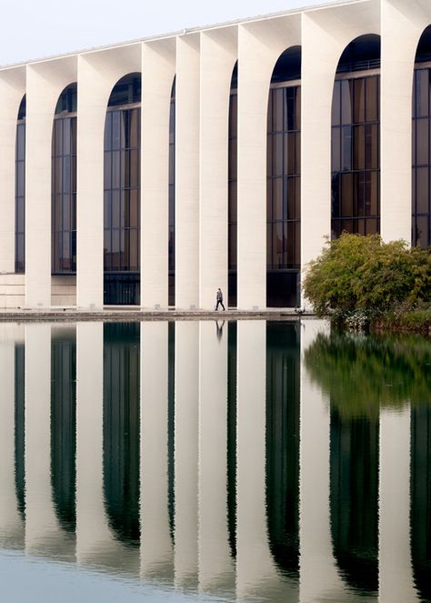 Architectural Windows, Oscar Niemeyer Architecture, Arch Architecture, Facade Architecture Design, John Pawson, Architecture Images, Oscar Niemeyer, Building Facade, Dubai Mall