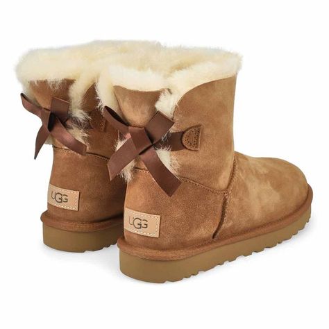 Ugg Bow, Uggs Mini, Bow Ugg, Ugg Boots With Bows, Uggs With Bows, Chestnut Boots, Cozy Shoes, Mini Baileys, Bailey Bow Uggs