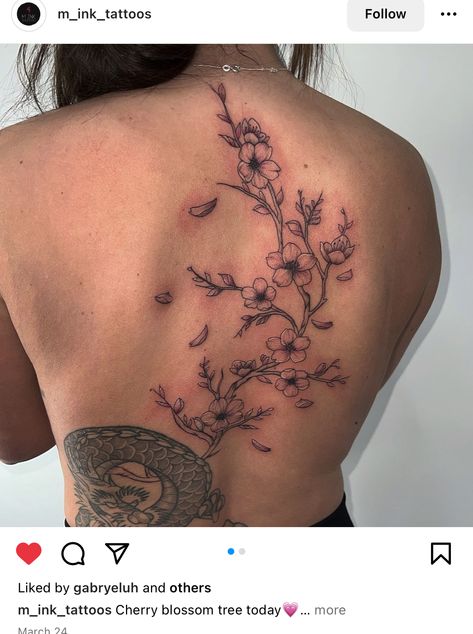 Pisces Side Tattoos Women, Asymmetrical Spine Tattoo, Back Tattoo Asian Women, Feminine Asian Tattoo, Tattoos And Piercings, Tattoos For Women, Piercings, Tattoos