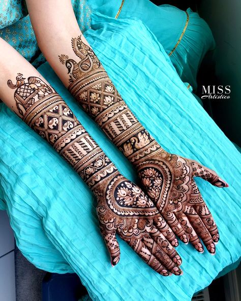 Mehndi Designs Bride, Bride Mehendi Design Bridal, Bridal Mehandi Unique, Front Palm Mehndi Designs, Bride Mehendi Design, Mehendi Design Bridal, Palm Mehndi Designs, Bride Mehendi, Mehendi Ideas