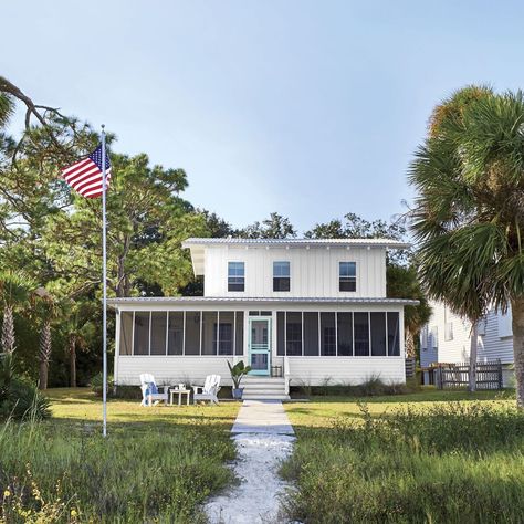 Old Florida Decor, Florida Beach Cottage, Florida Cottage, Florida Decor, Fl Beaches, Blue Front Door, Blue Shutters, Beach House Exterior, Screen Porch