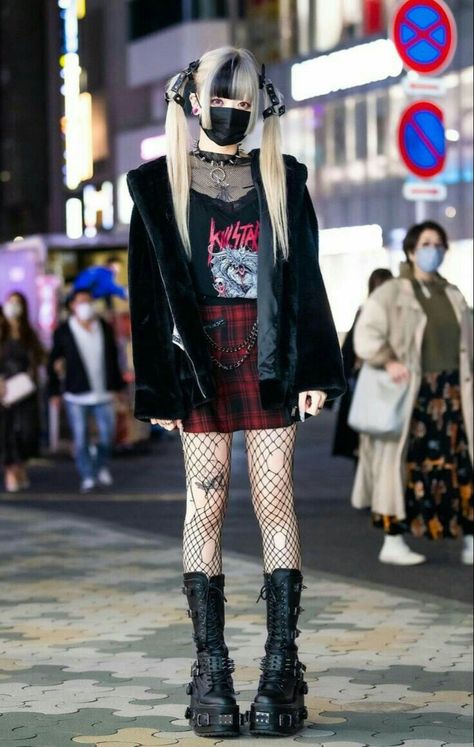 Harajuku Fashion Women, Japan Punk Fashion, Japanese Punk Aesthetic, Yumekawa Fashion, Harajuku Summer Fashion, Japanese Alt Fashion, Shinjuku Fashion, Japanese Goth Fashion, Punk Outfits For Women