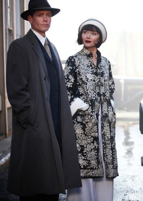 Miss Fisher's Murder Mysteries. | Miss Fisher's wardrobe | Pinterest Miss Fisher Fashion, Phryne Fisher, Miss Fisher, American Duchess, Louise Brooks, Style Muse, 20s Fashion, 1920s Fashion, Look Vintage