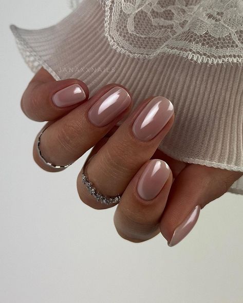 25 Glazed Donut Nails You'll Want to Try Glazed Donut Nails, Donut Nails, Shellac Manicure, Glazed Donut, Viral On Tiktok, Subtle Nails, Eye Nails, Pearl Nails, Cat Eye Nails