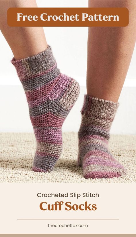 Keep your feet warm and cozy by making this comfy striped crochet socks that makes for a fantastic last-minute DIY crochet gift for friends and family. | More free crochet patterns at thecrochetfox.com Slipper Sock Crochet Pattern Free, Crochet Wool Socks Free Pattern, Crochet Socks Free Pattern, Crochet Sock Pattern Free, Easy Crochet Socks, Diy Crochet Gifts, Crocheted Slippers, Crazy Crochet, Crochet Socks Pattern