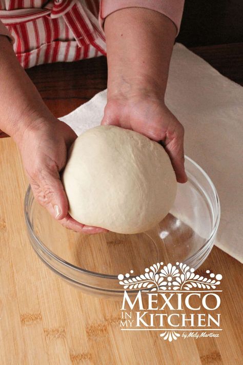 Make your own flour tortillas with step to step instructions in a matter of minutes. Flour Tortillas With Lard, Masa Tortilla Recipe, Flour Tortilla Recipe Mexican, Soft Tortilla Recipe, Make Flour Tortillas, Tortillas Recipes, Mexican Flour Tortillas, Tortillas Homemade, Make Your Own Flour